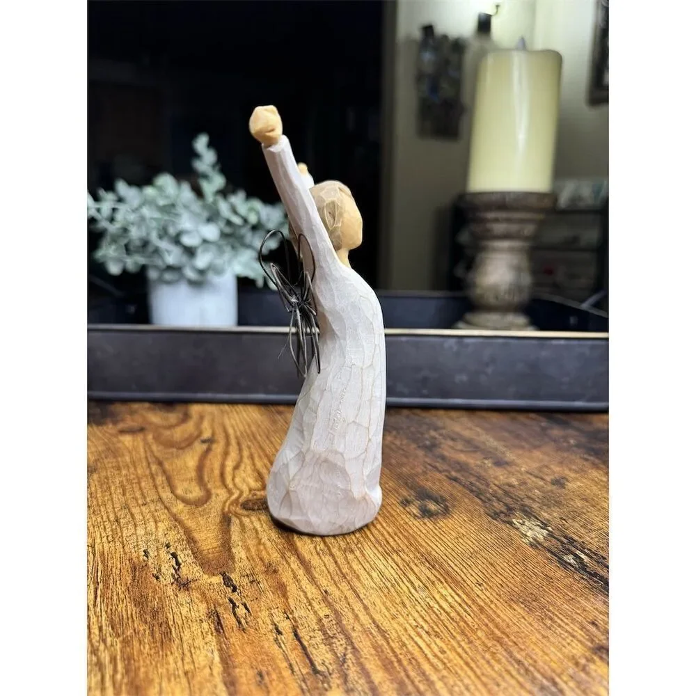 Willow Tree Courage Angel Figure 2004 Susan Lordi